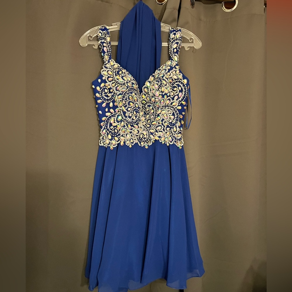 Blue XS Semi-Formal dress with beading. Dress also comes with a matching shall.